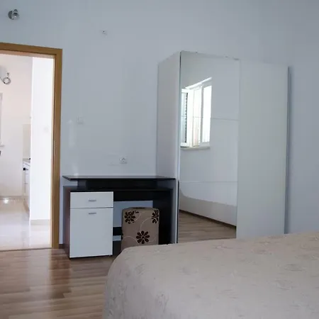 Rina ツァヴタット